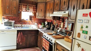 37 Mount Pleasant St, Milford, MA 01757 - photo 3