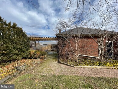 529 Bishop Ave, Chambersburg, PA 17201 - photo 6