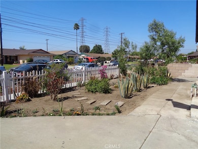 Front Southwest Style Front Yard.
