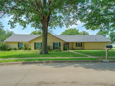 3205 Cambridge Ct, Bartlesville, OK 74006 - photo 2