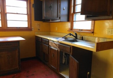 2048 Prairie St, Elkhart, IN 46516 - photo 3