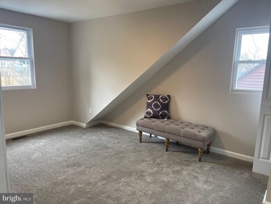 6418 Knollbrook Dr, Hyattsville, MD 20783 - photo 2