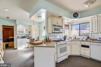 1800 Creek Crossing Rd, Vienna, VA 22182 - photo 3