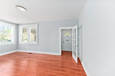 319 Grove St, Charleston, SC 29403 - photo 4