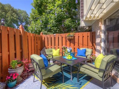 Enjoy a relaxing evening with friends on the beaut