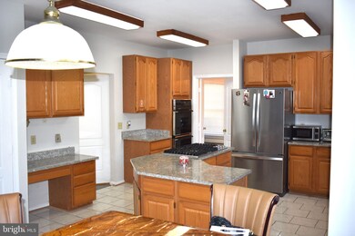 13100 Princeville Ct, Silver Spring, MD 20904 - photo 7