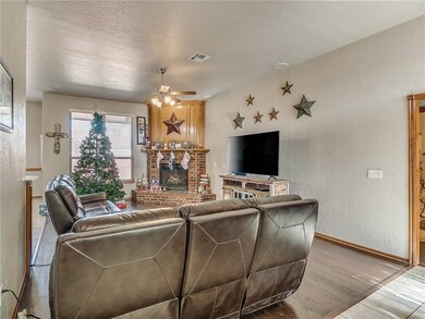 2301 NE 7th St, Moore, OK 73160 - photo 7