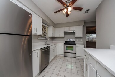 005-photo-kitchen-9026056