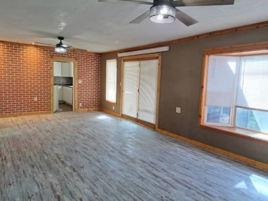 230 Shelton St, Chadron, NE 69337 - photo 5