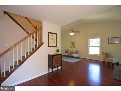 553 White Swan Way, Langhorne, PA 19047 - photo 4