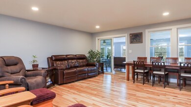 9 Hemlock Shore Dr, Atkinson, NH 03811 - photo 3