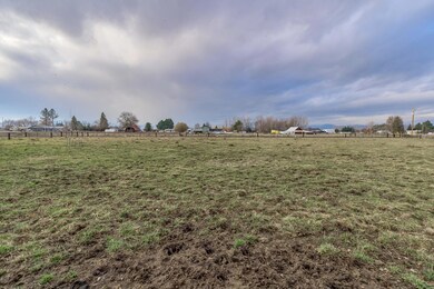 872 W Justice Rd, Central Point, OR 97502 - photo 5