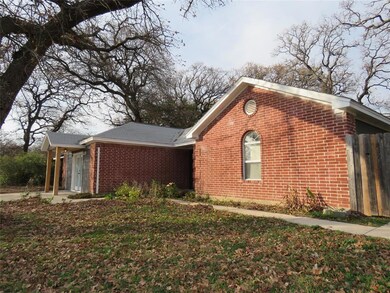 7248 Courtney Dr, Azle, TX 76020 - photo 2