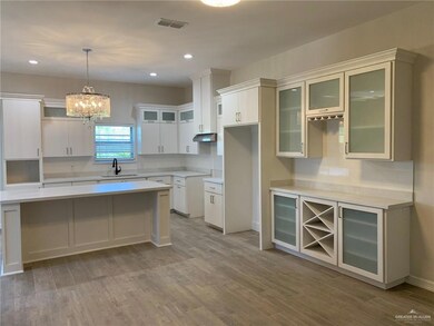 2909 Allen Dr, Edinburg, TX 78539 - photo 2