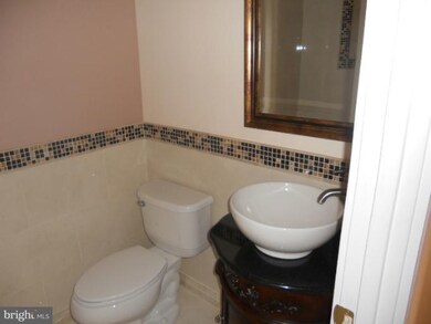 3737A Madison Ln unit A, Falls Church, VA 22041 - photo 6