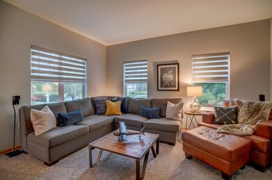 2842 Big Bluestem Pkwy, Fitchburg, WI 53711 - photo 4