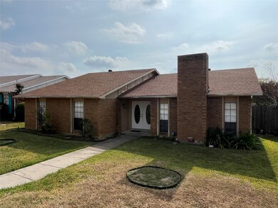 1810 Red Oak Ln, Carrollton, TX 75007 - photo 3