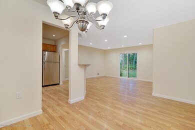 233 Azalea Cir Jackson NJ-large-006-4-In