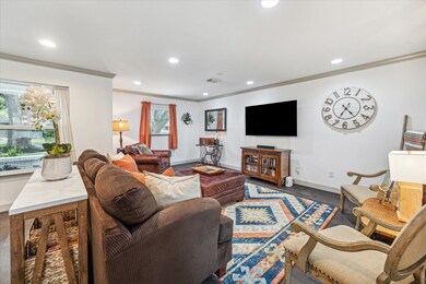 2018 Chippendale Rd, Houston, TX 77018 - photo 4