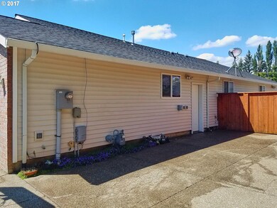 2251 Baines Blvd, Hubbard, OR 97032 - photo 4