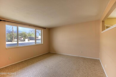 6 Living Room photo a-6