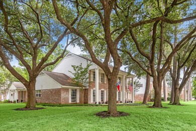 766 W Forest Dr, Houston, TX 77079 - photo 2