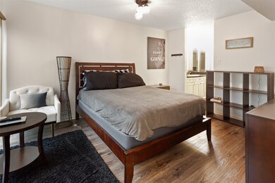 951 A - Downstairs bedroom available for individua