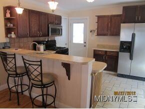Breakfast Bar in Kitchen