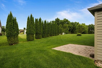 1501 28th St SW, Austin, MN 55912 - photo 5