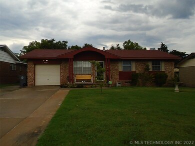 Central Tulsa Location, close to 169 Hwy. Great cu