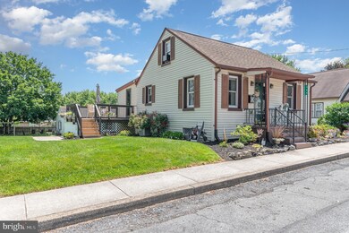 908 W Cherry St, Palmyra, PA 17078 - photo 4