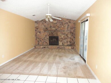 familyroom after clean