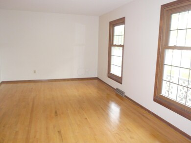 6487 Skywae Dr, Columbus, OH 43229 - photo 2