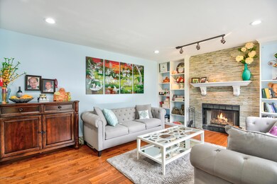 005_Living Room