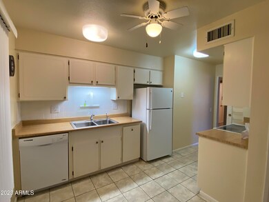 18430 N Conestoga Dr, Sun City, AZ 85373 - photo 4