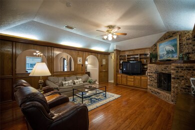 3 Quail Hollow Ave, Bay City, TX 77414 - photo 5