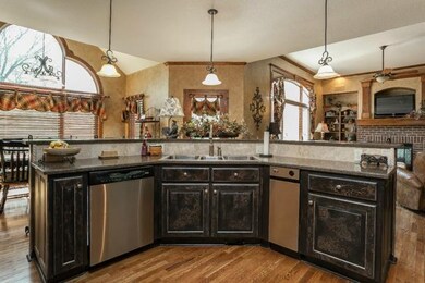 6009 Charlotte Ct, Shawnee, KS 66216 - photo 6