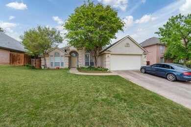 708 Bent Tree Ct, Hurst, TX 76054 - photo 2