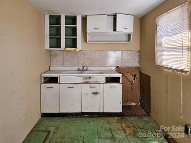 1709 W Highway 27, Lincolnton, NC 28092 - photo 2