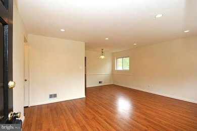 13201 Justice Rd, Rockville, MD 20853 - photo 3