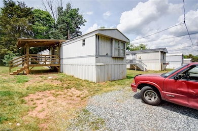 7112 Prospect Church Rd unit 4, Thomasville, NC 27360 - photo 4