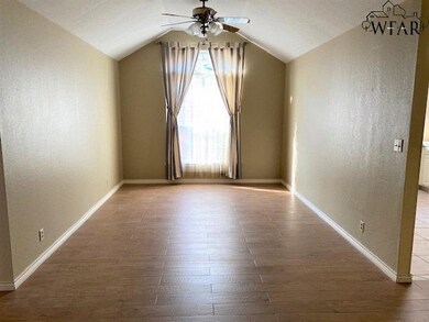1519 Malcolm Ln, Wichita Falls, TX 76302 - photo 3