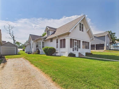 611 Cedar Ave, Cabool, MO 65689 - photo 2