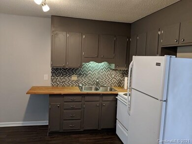 1220 8th St NE unit F, Hickory, NC 28601 - photo 3