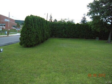 1180 Shadow Oaks Ln, Slatington, PA 18080 - photo 3