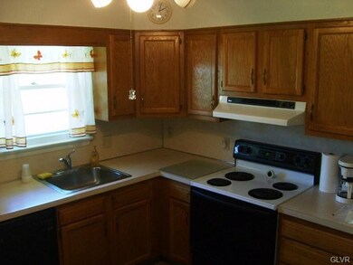821 Fairmont Ave, Whitehall, PA 18052 - photo 2
