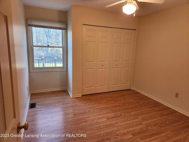 7208 Medallion Dr unit 34, Lansing, MI 48917 - photo 2