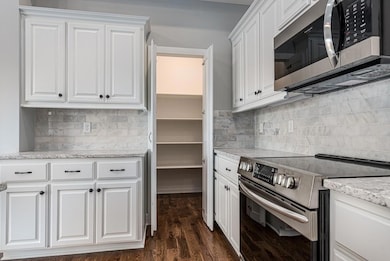 939 168th St, Bonner Springs, KS 66012 - photo 4