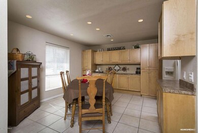 Eat-In Kitchen