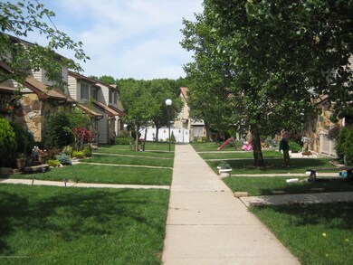 21 Fuller Ct unit A, Staten Island, NY 10306 - photo 2